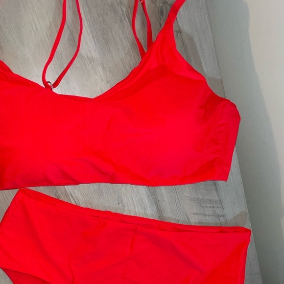 Blooming Jelly WOMAN’S Red Two Piece Swimsuit XL NWOT - Picture 6 of 7